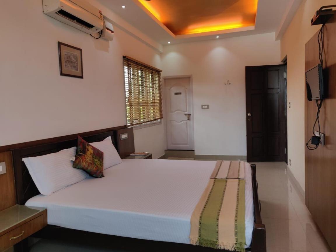 Hotel Mudra Midtown Suites & Rooms Kalasa Eksteriør billede