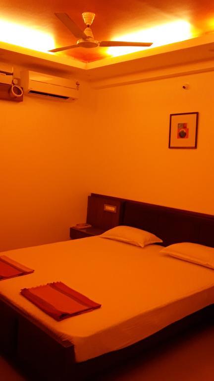 Hotel Mudra Midtown Suites & Rooms Kalasa Eksteriør billede