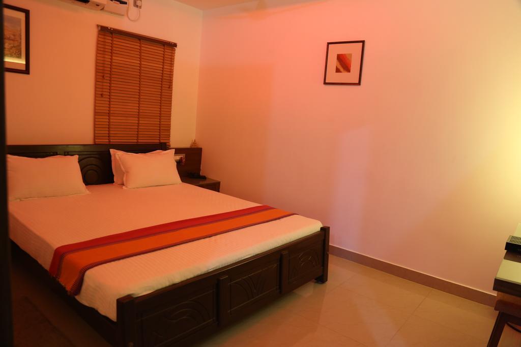 Hotel Mudra Midtown Suites & Rooms Kalasa Eksteriør billede